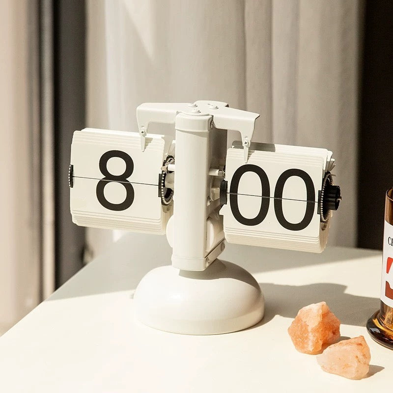 Automatic Page-Turning Desk Clock | Vintage European Style